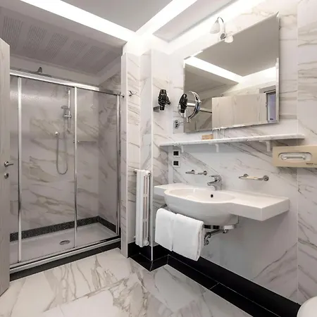 Apollo Terme مونتيجروتو تيرمي